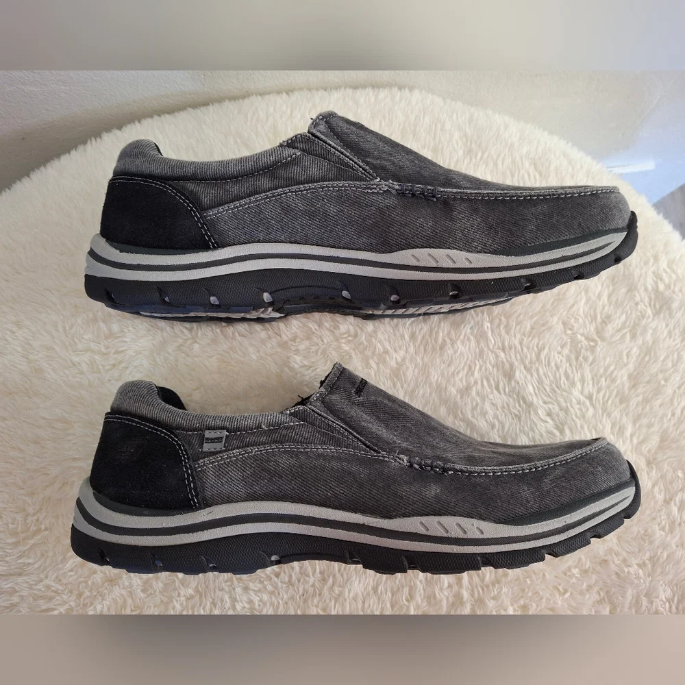 Skechers Men's Gray Slip-On Shoes Size 10. - Picture 2 of 7